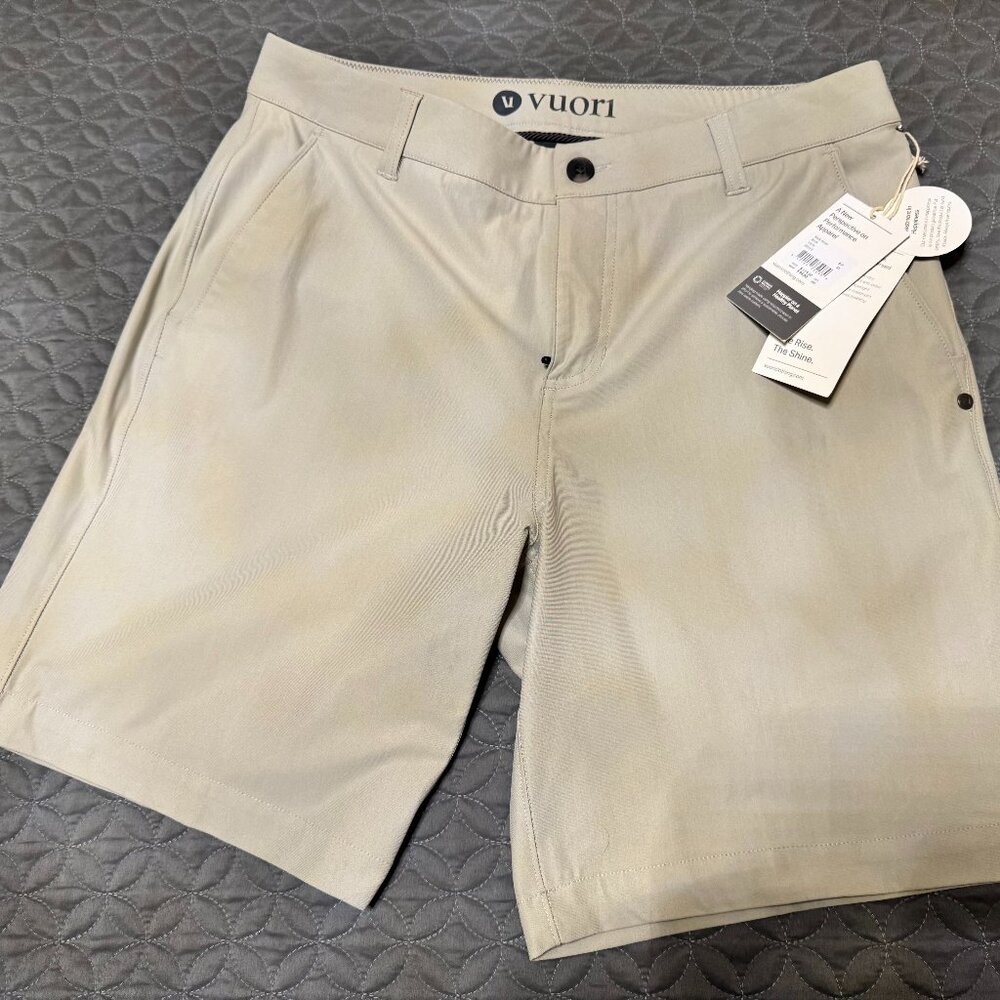 VUORI MEN'S META 8" SHORT NEW WITH TAGS SIZE 33 BIRCH
